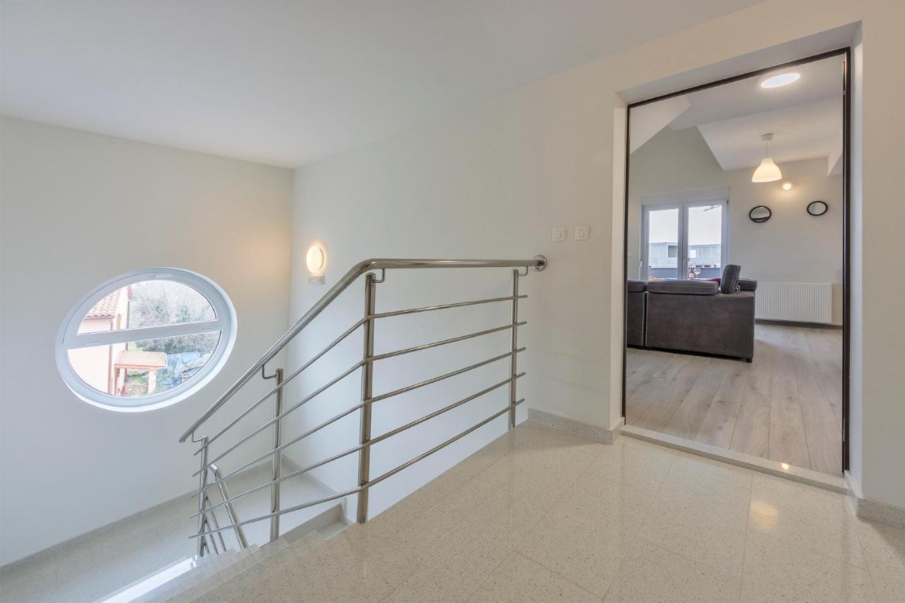 2 Bedroom Apartment Peroj ฟาชานา ภายนอก รูปภาพ
